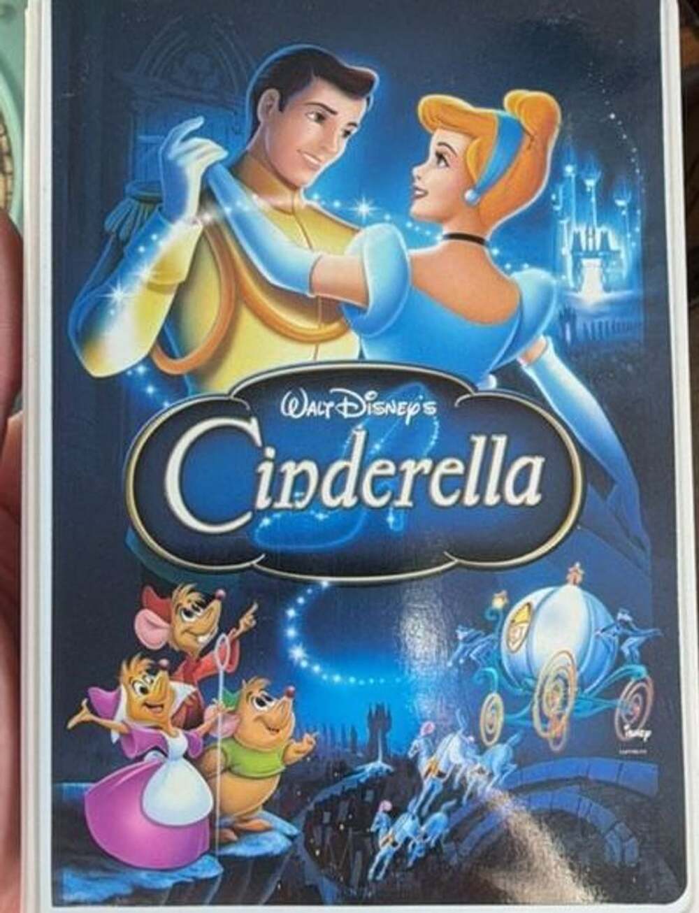 Walt Disney Cinderella VHS Special Edition Gift Set with Figurine